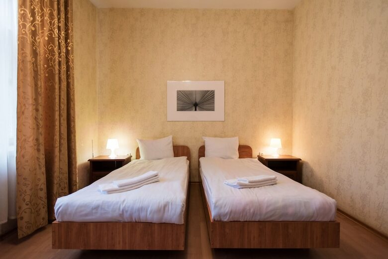 Retro-hotel Street Flash