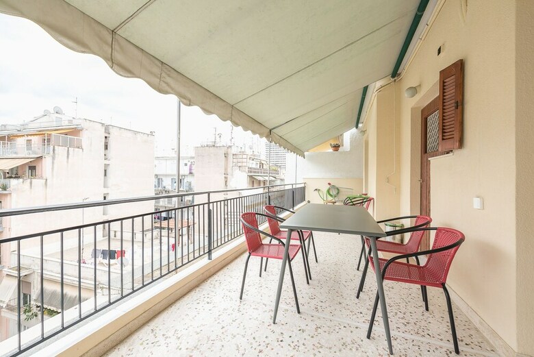 Bright 2 Bed Apartment