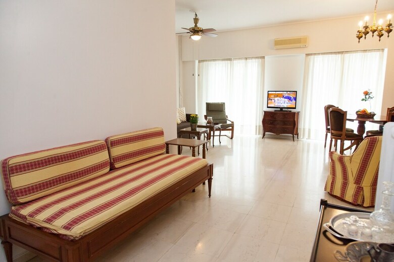 Renovated Central Apartment In Kolonaki