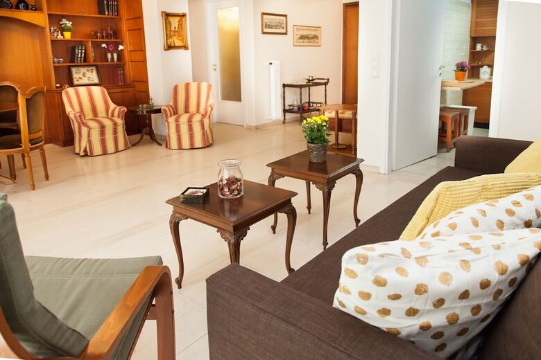 Renovated Central Apartment In Kolonaki
