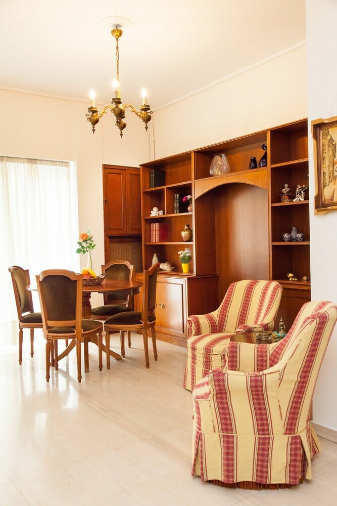 Renovated Central Apartment In Kolonaki