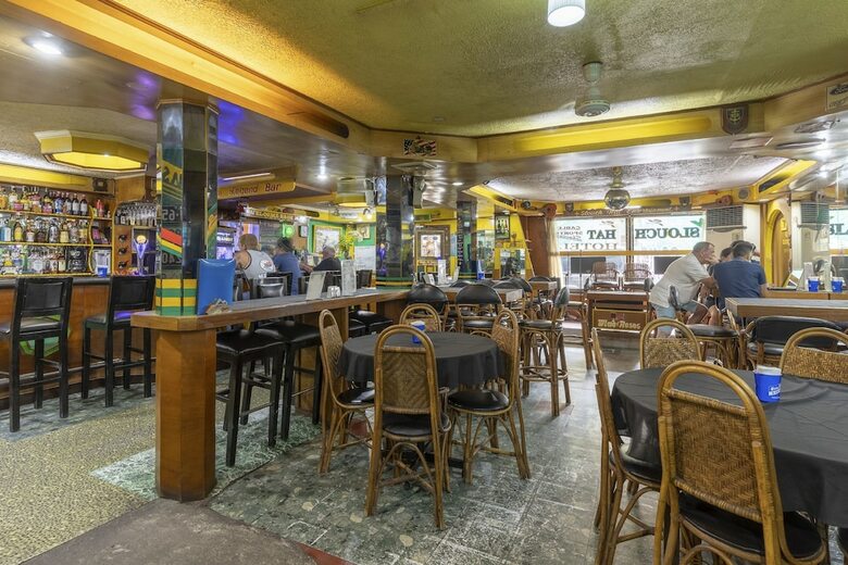 Hotel Aussie Slouch Hat Inn And Pub