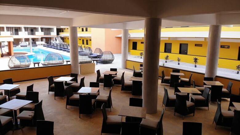 Hotel Capital O Hacienda Madro�o