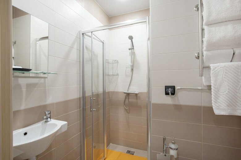 Smart Welcome Hotel