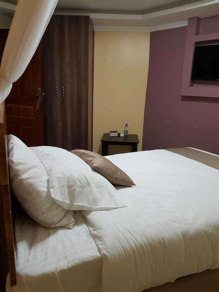 Savannah Paradise Hotel Makindu