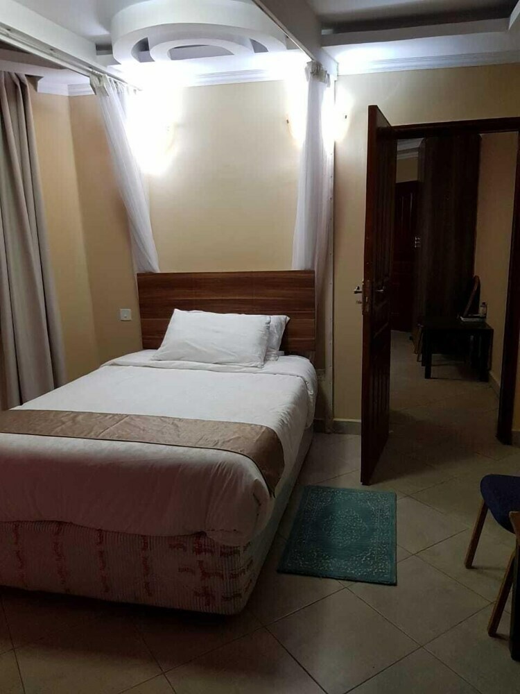 Savannah Paradise Hotel Makindu