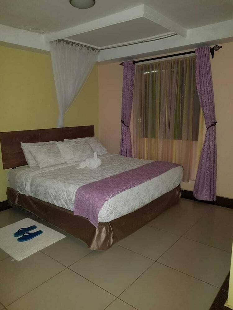 Savannah Paradise Hotel Makindu