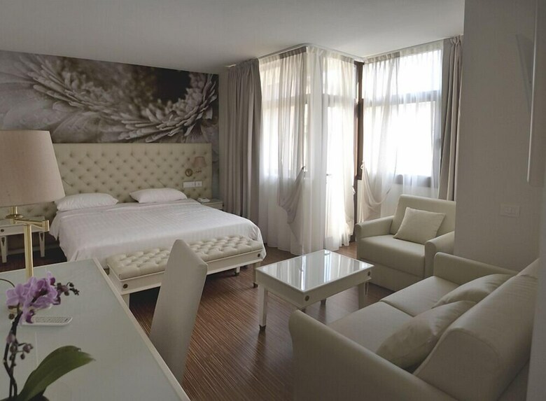 Hotel Rosa Purpurea