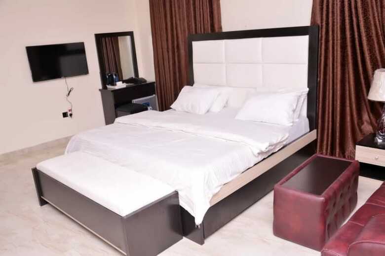 City Nest Hotel
