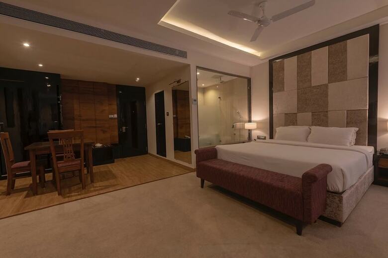 Hotel Surendra Vilas