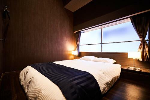 Hostal &and Hostel Hommachi East