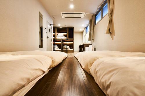 Hostal &and Hostel Hommachi East