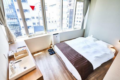 Hostal &and Hostel Hommachi East