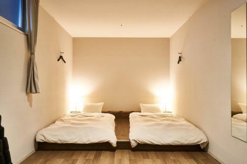 Hostal &and Hostel Hommachi East
