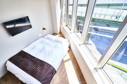 Hostal &and Hostel Hommachi East