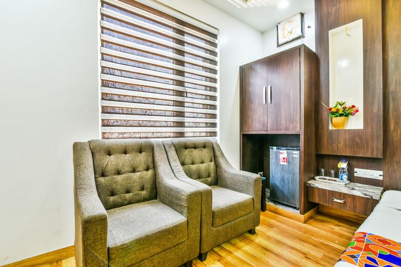 Fabhotel Aman Residency