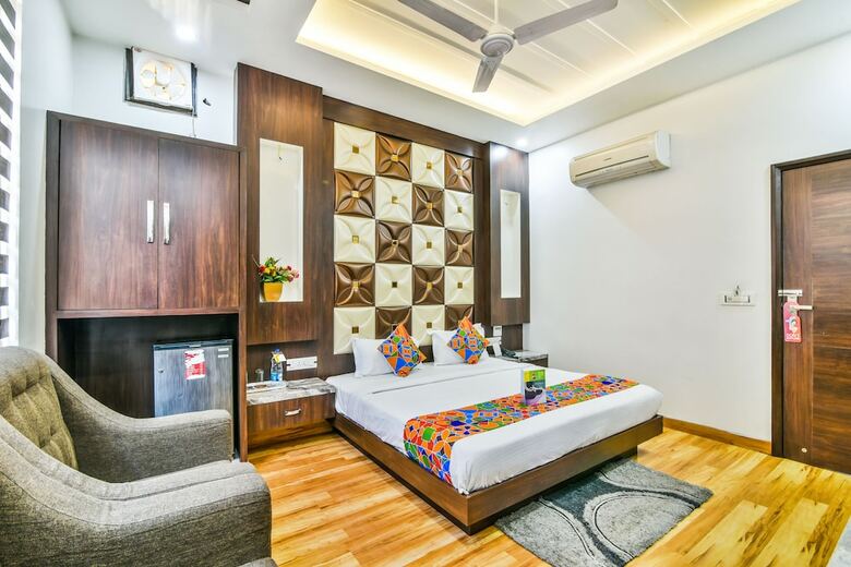 Fabhotel Aman Residency