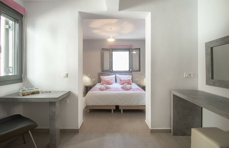 Ithaka Deluxe Home