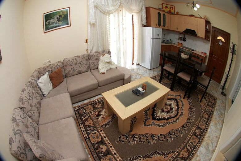 Maksi Apartments