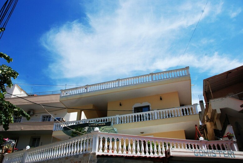 Maksi Apartments