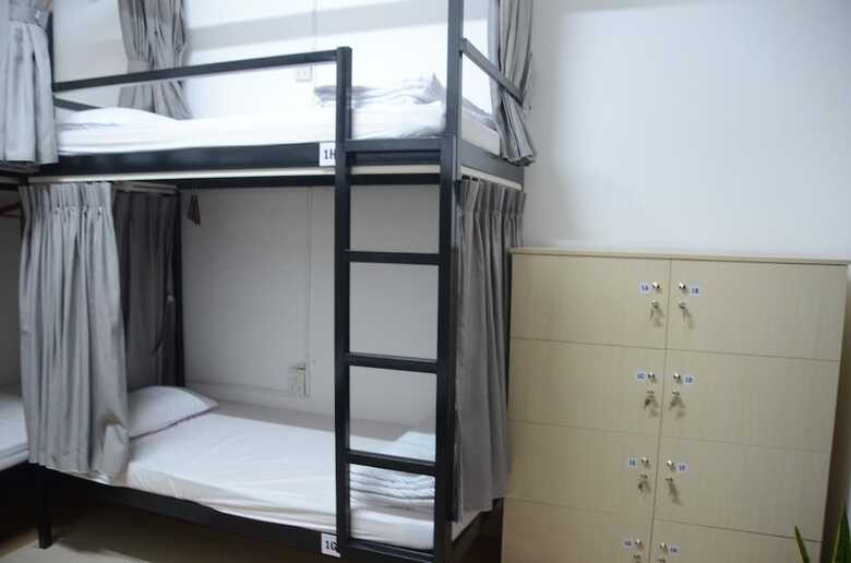 Hostal Hy House - Hostel