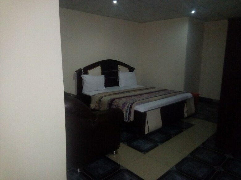 Rodze Hotel & Suites