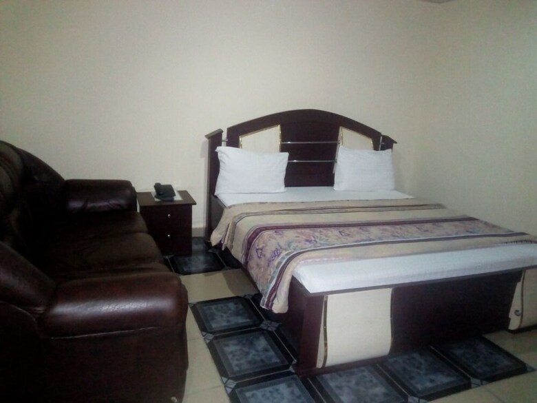 Rodze Hotel & Suites
