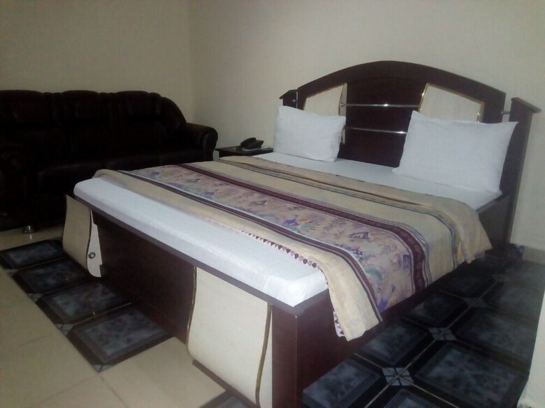 Rodze Hotel & Suites
