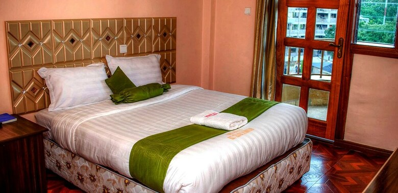 Hotel Tisa Suites & Lounge