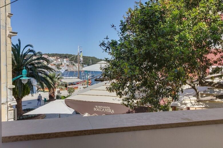 Mandarina - Sea View Apartment Ana