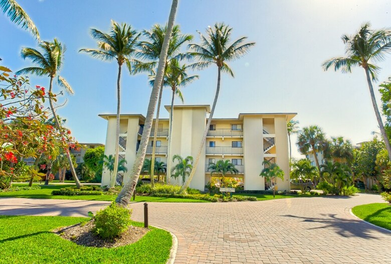 Tarpon Beach 202