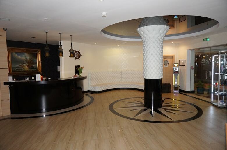 Hotel Czarna Per?a