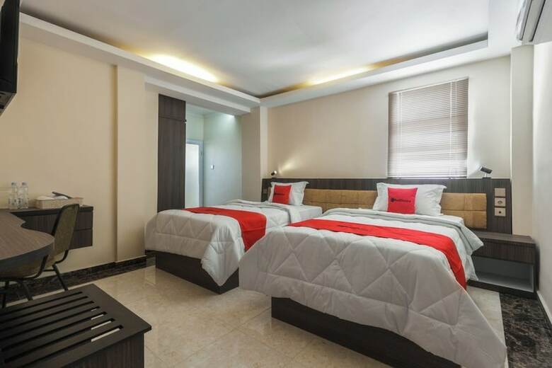 Hotel Reddoorz Plus @ Boulevard Panakkukang