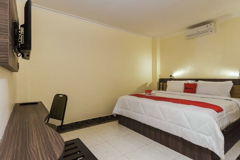 Hotel Reddoorz Plus @ Boulevard Panakkukang