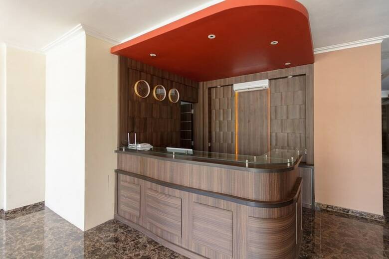 Hotel Reddoorz Plus @ Boulevard Panakkukang