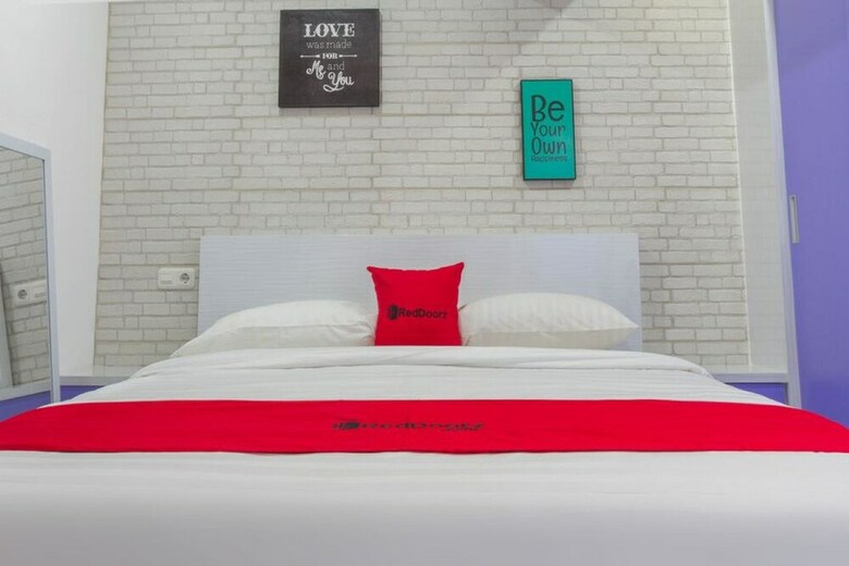 Hotel Reddoorz Apartment @ Jarrdin Cihampelas