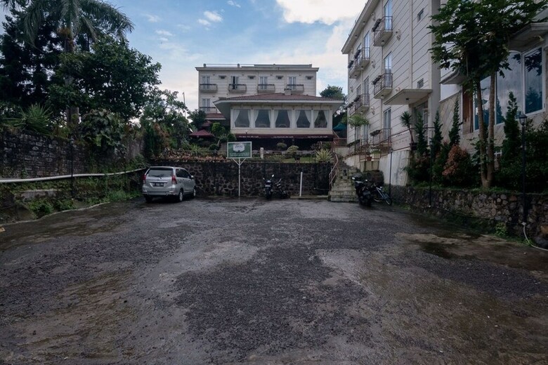 Hotel Reddoorz Near Kebun Raya Cibodas