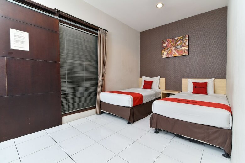 Hotel Reddoorz Plus @ Raya Legian