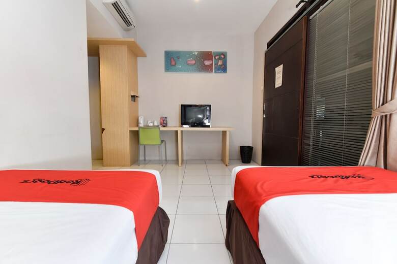 Hotel Reddoorz Plus @ Raya Legian