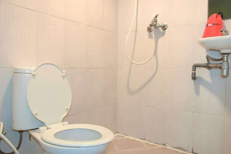 Hotel Reddoorz Near Rs Usu Medan