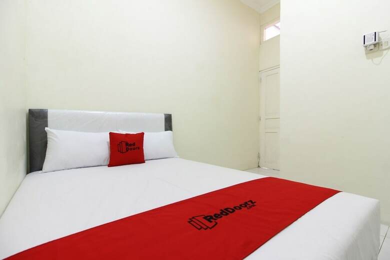 Hotel Reddoorz @ Jalan Damai 3