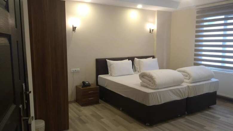 Ikarus Hotel