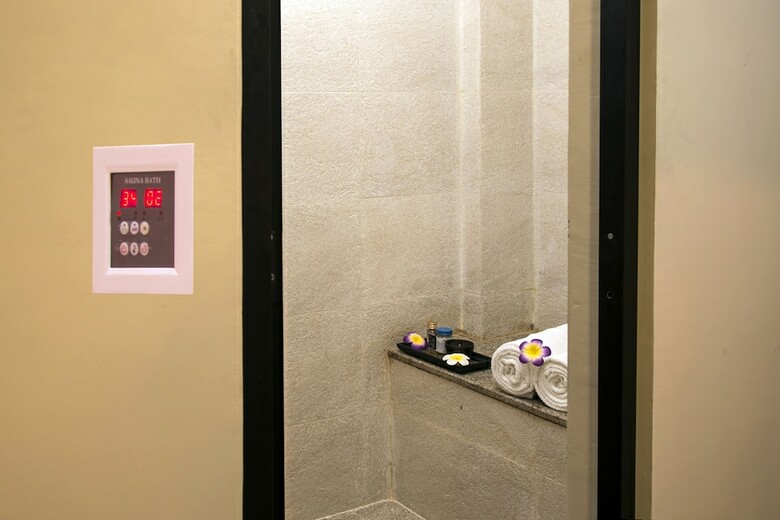 Hotel Clarks Inn Suites Katra