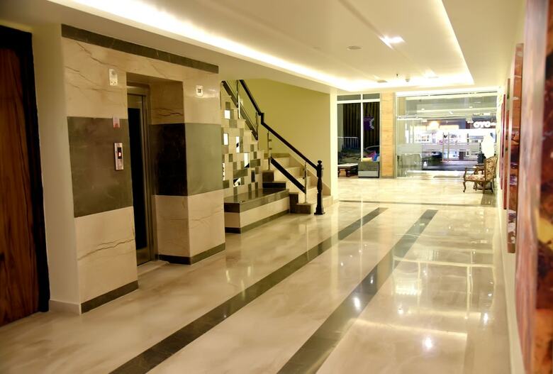 Hotel Clarks Inn Suites Katra