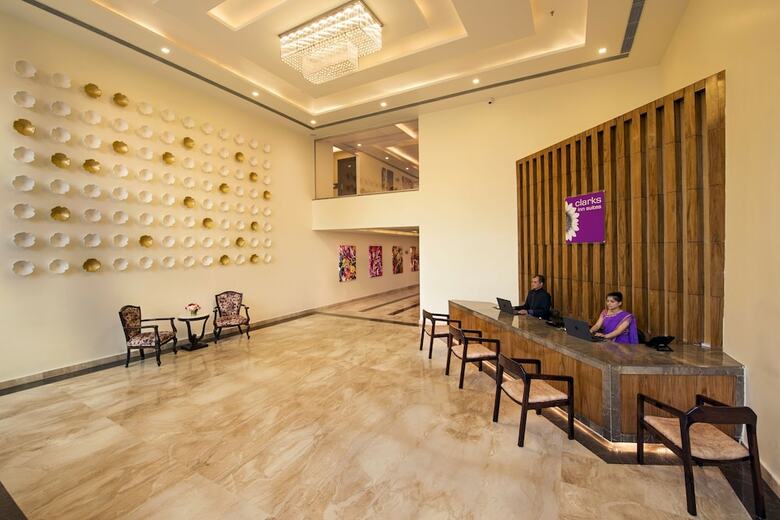 Hotel Clarks Inn Suites Katra