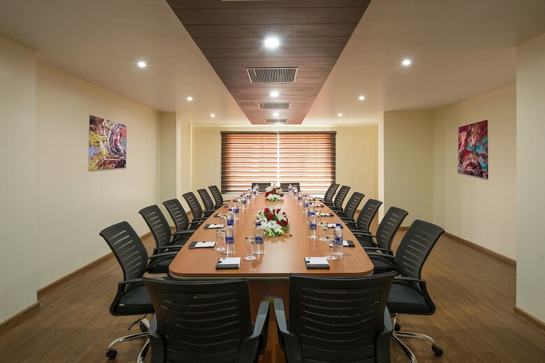 Hotel Clarks Inn Suites Katra