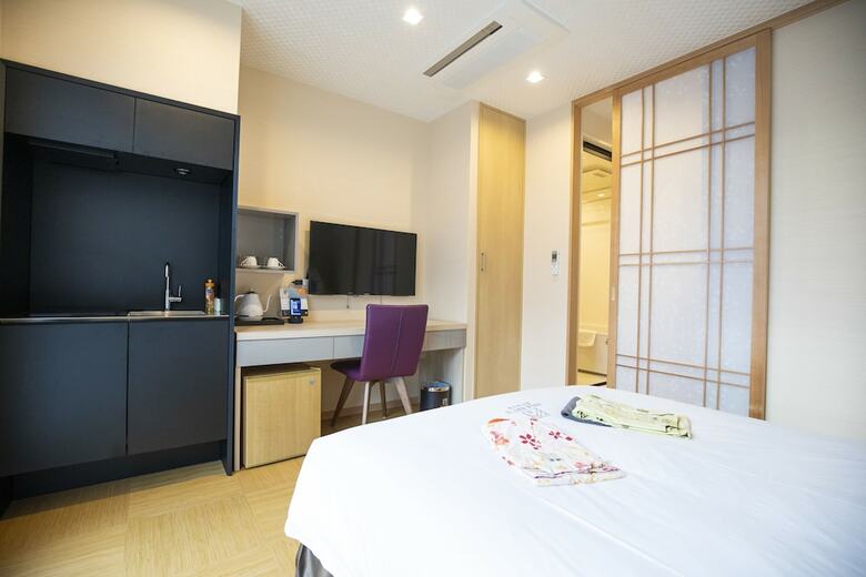 Apartamentos Sola Hotel