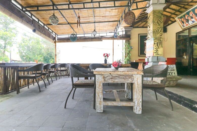 Hostal Legong Dormitory