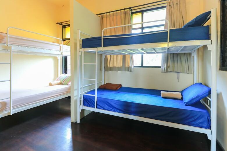 Hostal Legong Dormitory