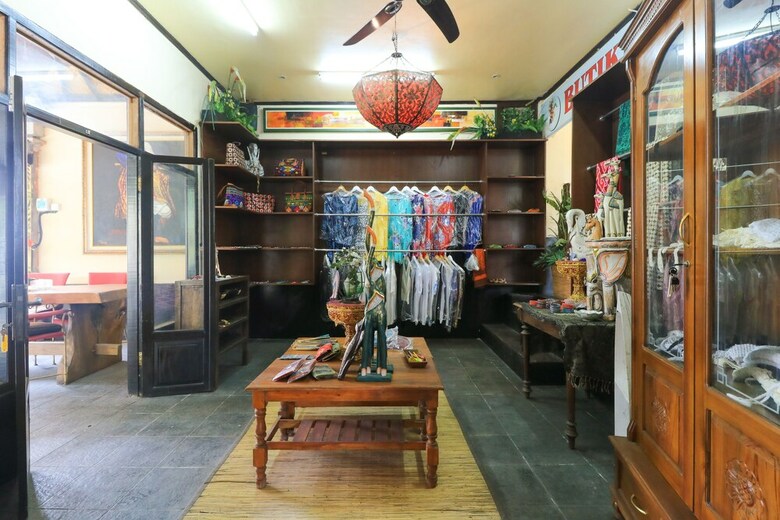 Hostal Legong Dormitory